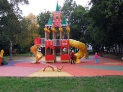 Штрафы за парковку на детских площадках Москвы вырастут в 10 раз
