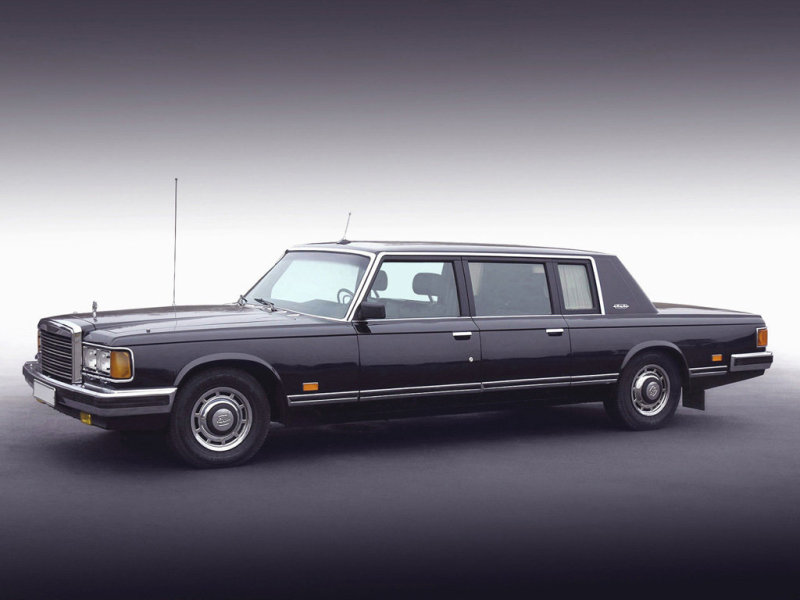 В 1985 начался выпуск ЗиЛа-41047, который отличался прямоугольными фарами.