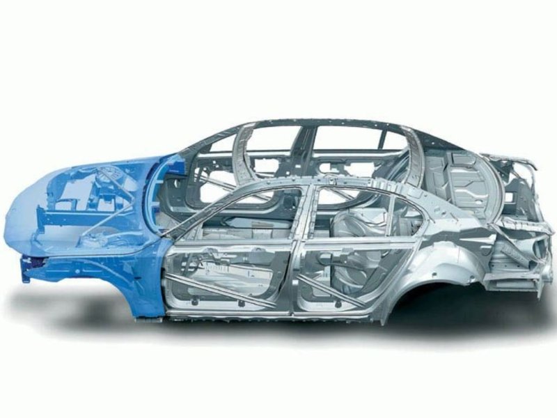 Синим цветом, подсвечена часть кузова, изготавливаемая из алюминиевого сплава. Именно она крепиться к стальному кузову с помощью клепок