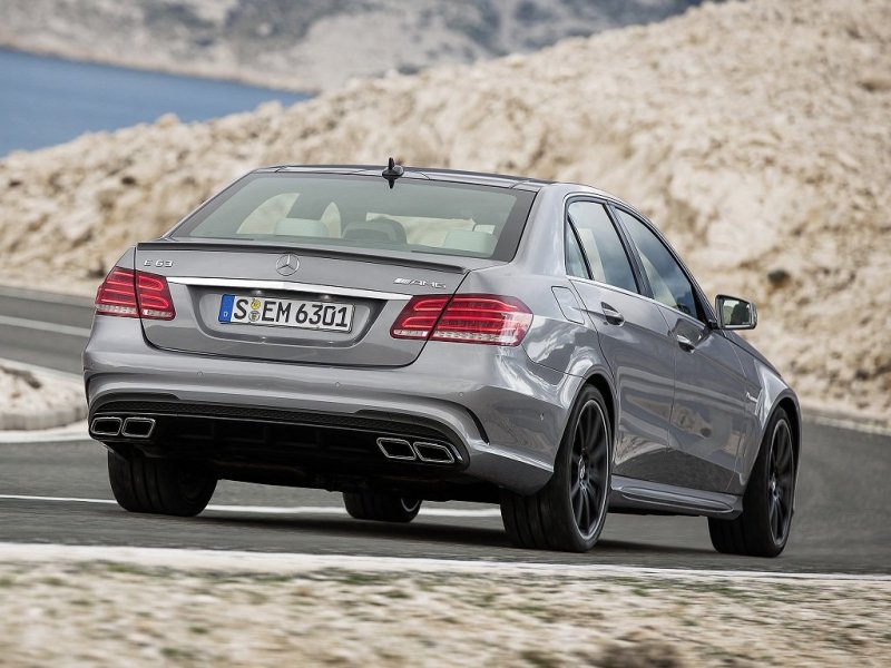 Грозный Mercedes E63 AMG