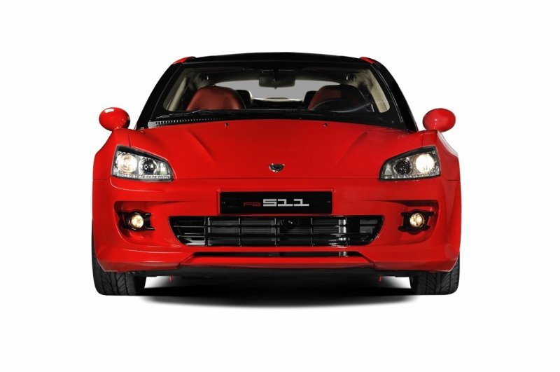 Носовая часть привлекает аппетитными изгибами капота и спортивным оформлением бампера