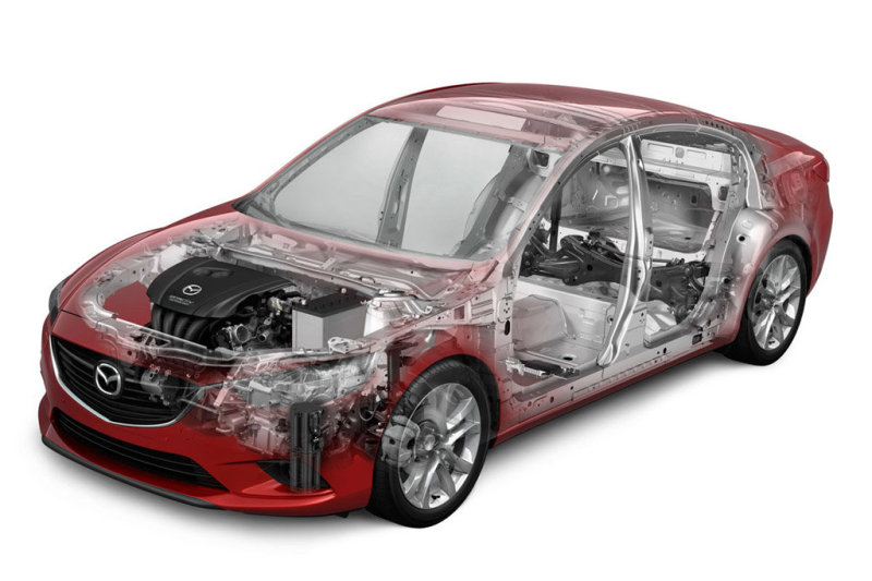У Mazda6 жесткая и легкая несущая структура, современная ходовая