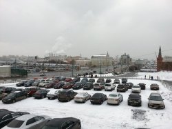Премьер-министр поручил МЧС инструктировать водителей в снегопад