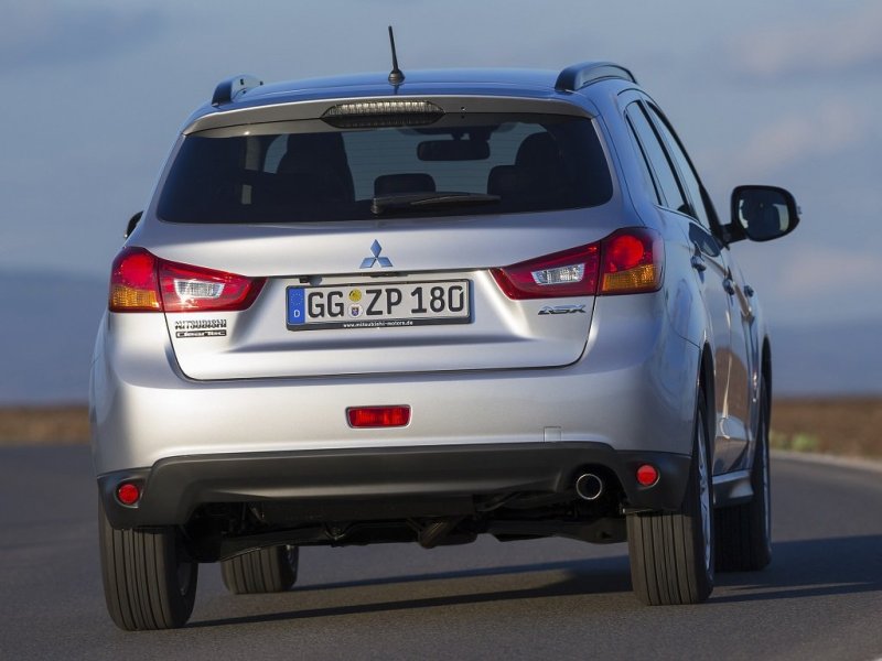 Корма примерила новый бампер с круглыми светоотражателями