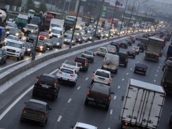 Количество транзитных грузовиков на МКАД в дневное время сократилось на 32 %