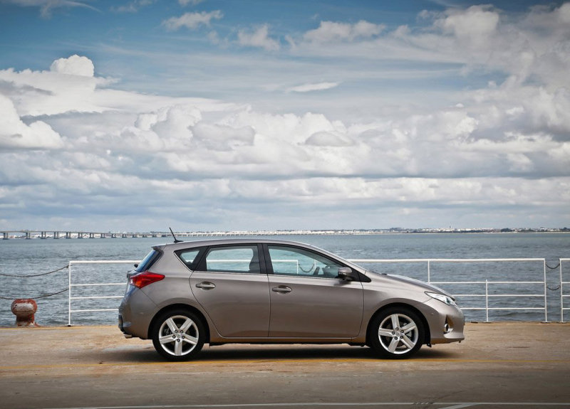 По габаритам II поколение мало отличается от прежней модели и остается в классе C