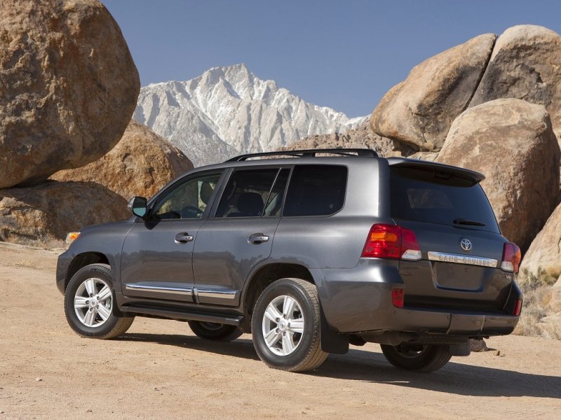 Задние фонари так же изменились