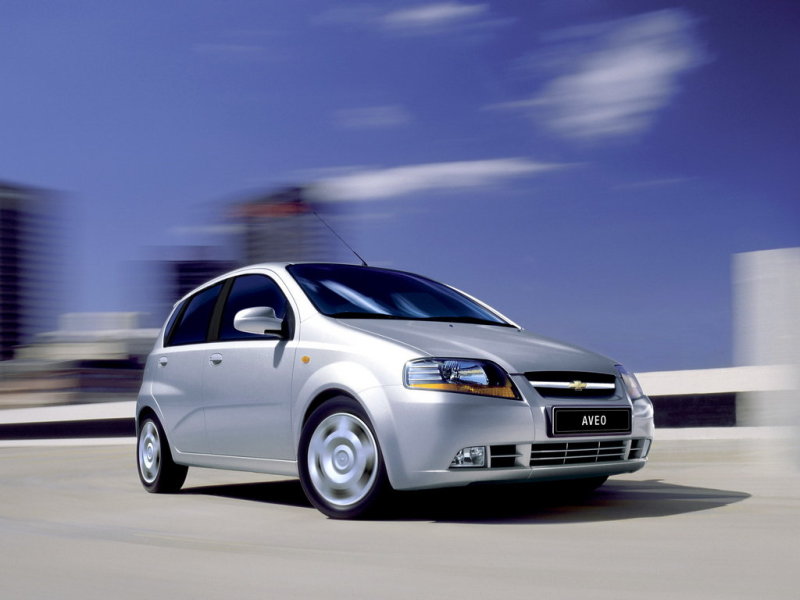 Chevrolet Aveo Hatchback 2004-2007 (Т-200) Первые модели попадали в Россию уже в таком виде