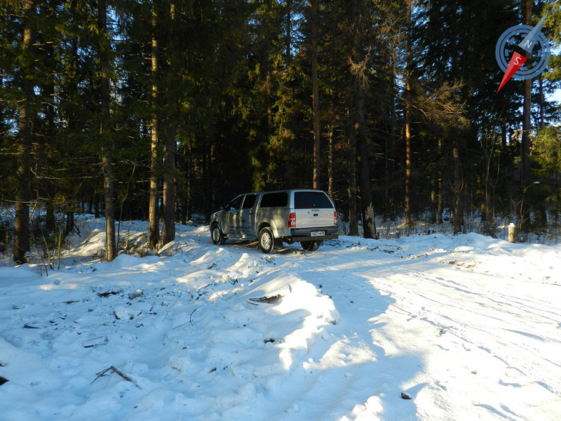 Проселочные и лесные дорожки при пустом кузове досаждают мелкой тряской, однако причинить какой-либо вред подвеске они не в состоянии