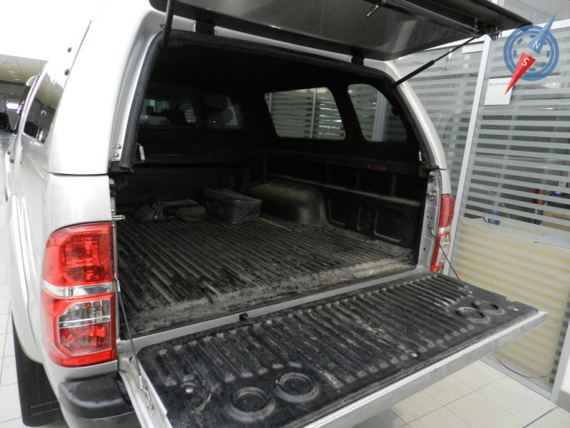 Заявленная грузоподъемность Hilux – 710 кг. Далеко не лучший, но и далеко не самый плохой показатель