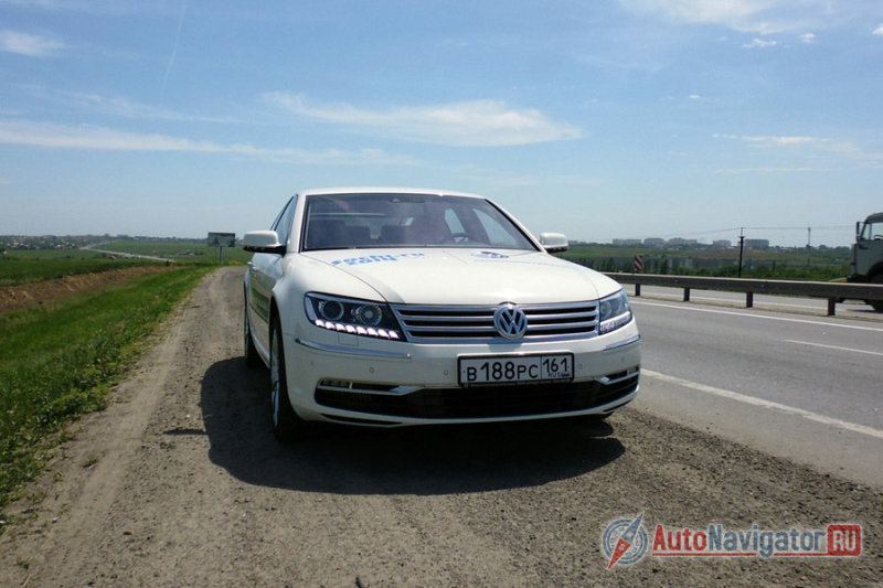 Автомобиль выглядит солидно