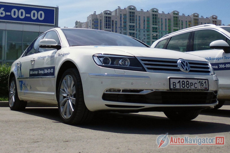 Дорожный просвет модели можно принудительно увеличить со 140 до 180 мм