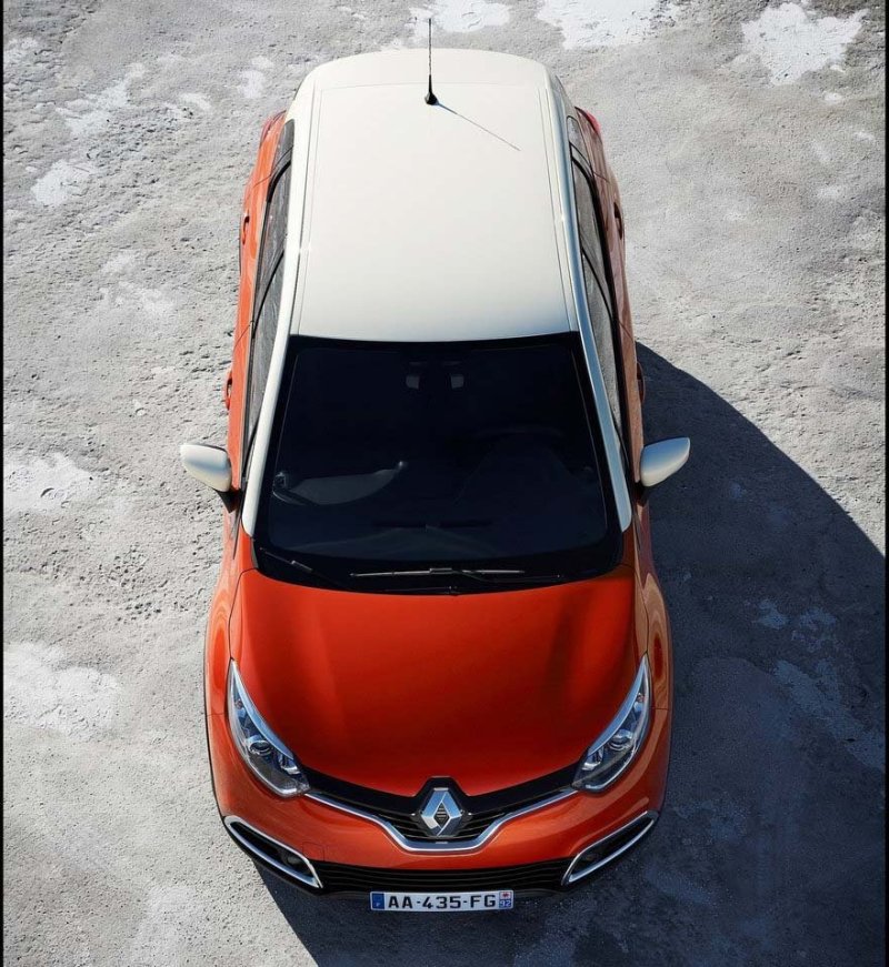 Компактный «переходник» предлагается в выразительном лакокрасочном покрытии на два цвета