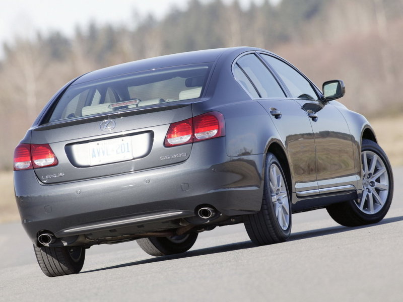 Lexus GS300 (2005-2008) оказался самым популярным. Достаточно мощный, но при этом экономичный