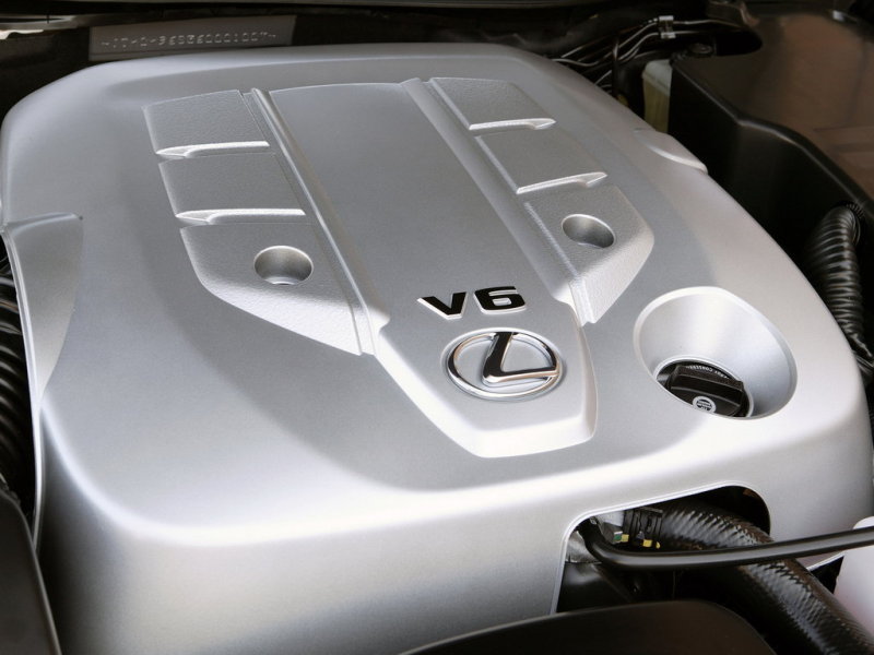 Моторы V6 периодически требуют профилактики, пренебрегать которой никак нельзя. Некоторые недочеты пришлось устранять дилерам