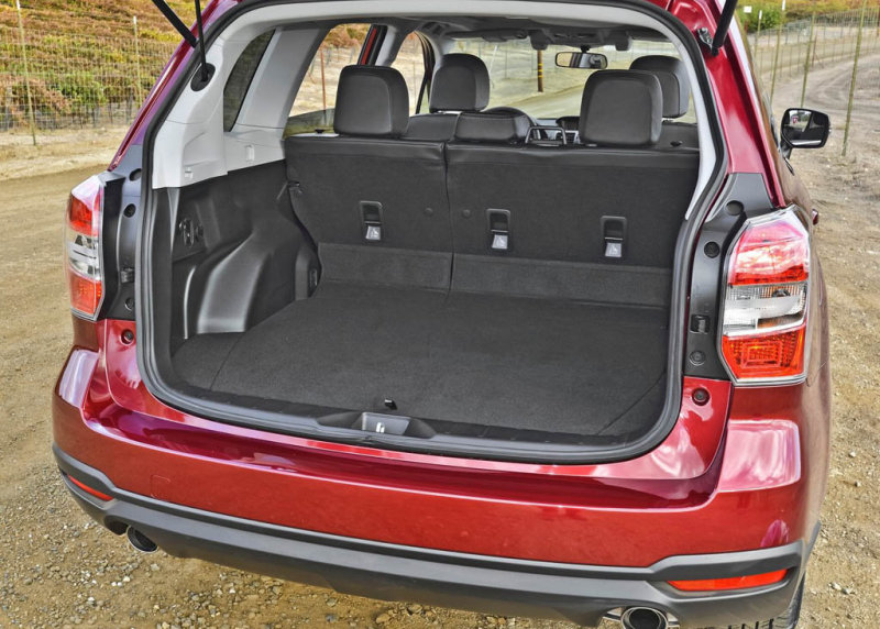 Даже при полной посадке по местам емкость багажного отсека – немалые 500 л.