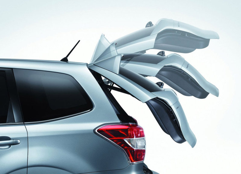 В исполнениях побогаче задняя дверь оснащена электросервоприводом