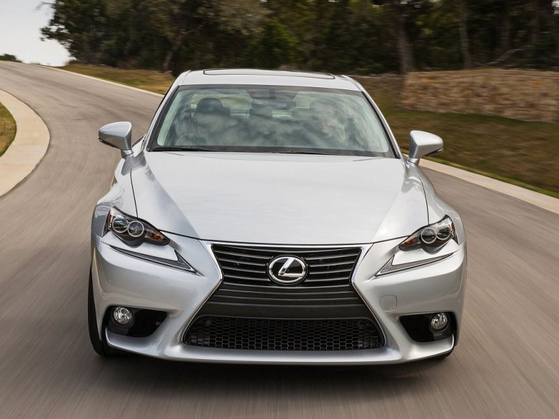 Lexus IS 2013: Третье пришествие