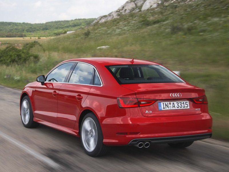 Корма седана Audi A3 нарисована со вкусом
