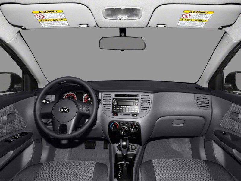 После рестайлинга интерьер слегка преобразился, но от проблем не избавился