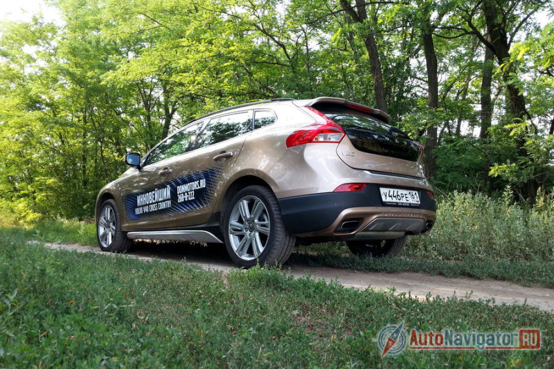 Пластиковый обвес кузова к лицу машине. К тому же, пластик относительно недорог — при необходимости его можно быстро подкрасить или заменить