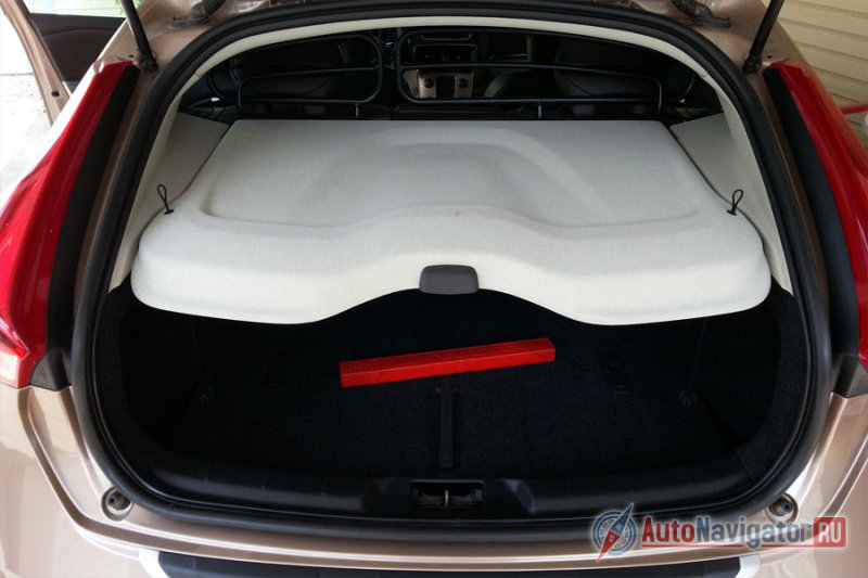Багажный отсек вместительностью не отличается, однако...