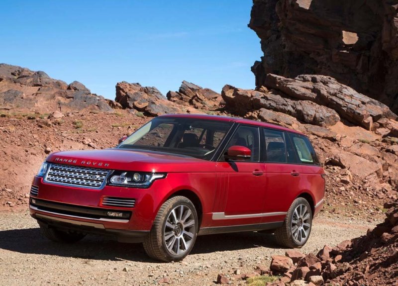 Range Rover легко взбирается на крутые горки