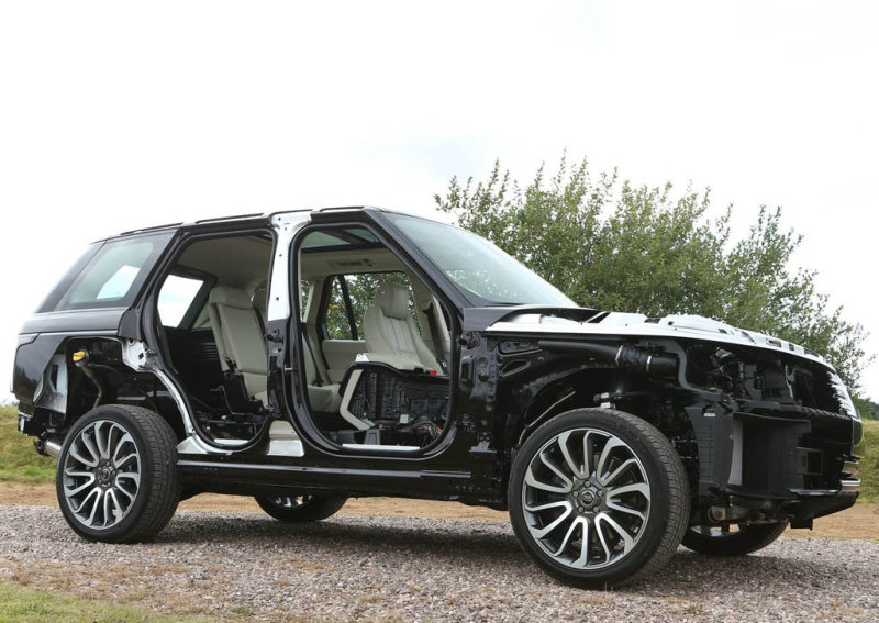 Несущая структура и панели кузова нового «Рейнджа» выполнены целиком из «крылатого» металла