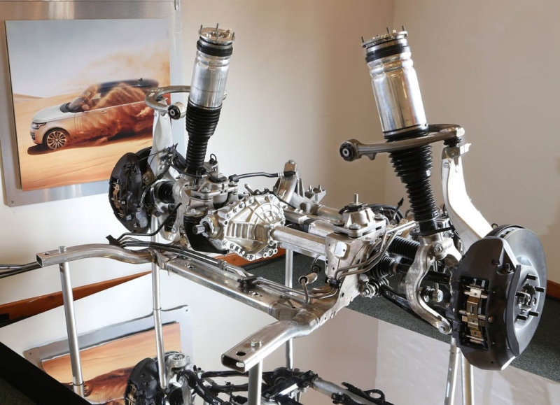 Передний ведущий мост с пневматической подвеской на двойных поперечных рычагах