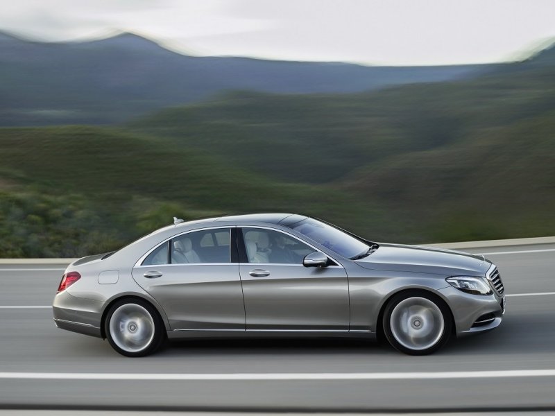 Mercedes-Benz S-Class W222