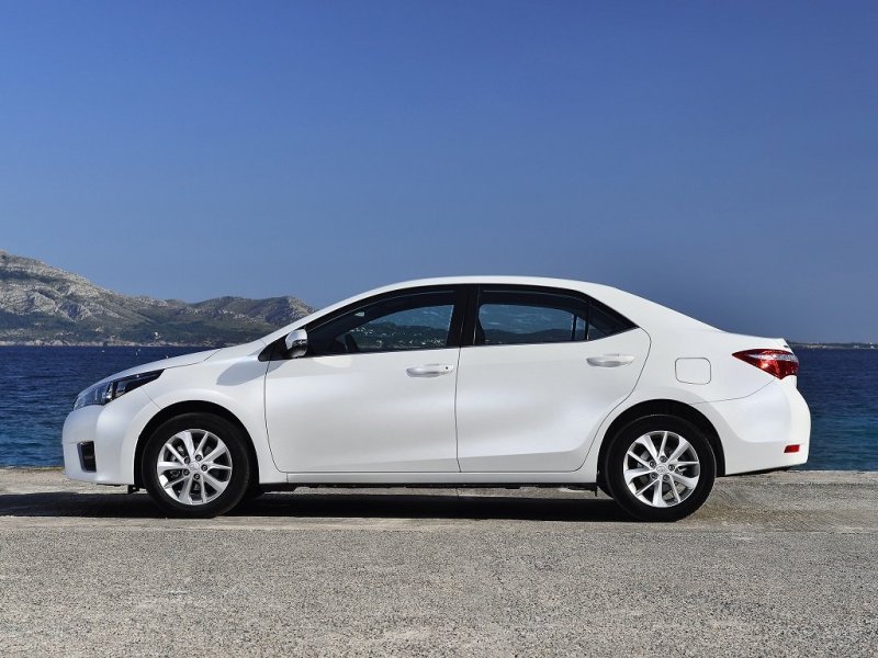 Профиль довольно гармоничен, а вот проработка заднего бампера не очень