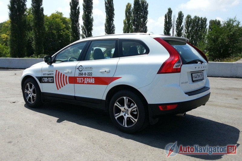 Крупные светоблоки, доходящие до крыши - дань высочайшему уровню безопасности