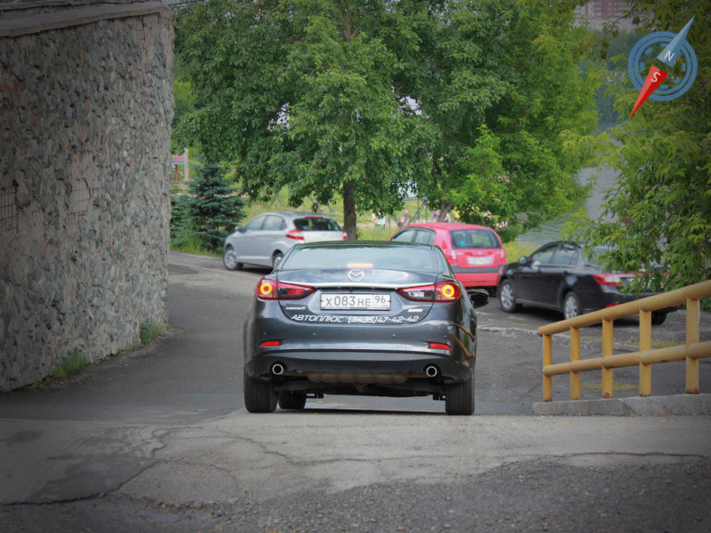 Как и многие другие автопроизводители, Mazda решила пойти на конкурентов агрессивно настроенным дизайном