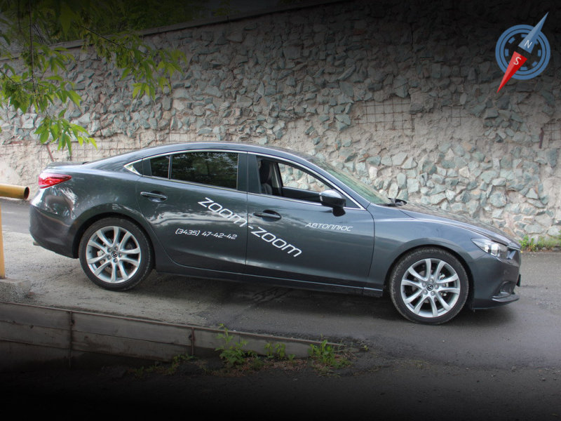 Наиболее спокойно седан выглядит сбоку