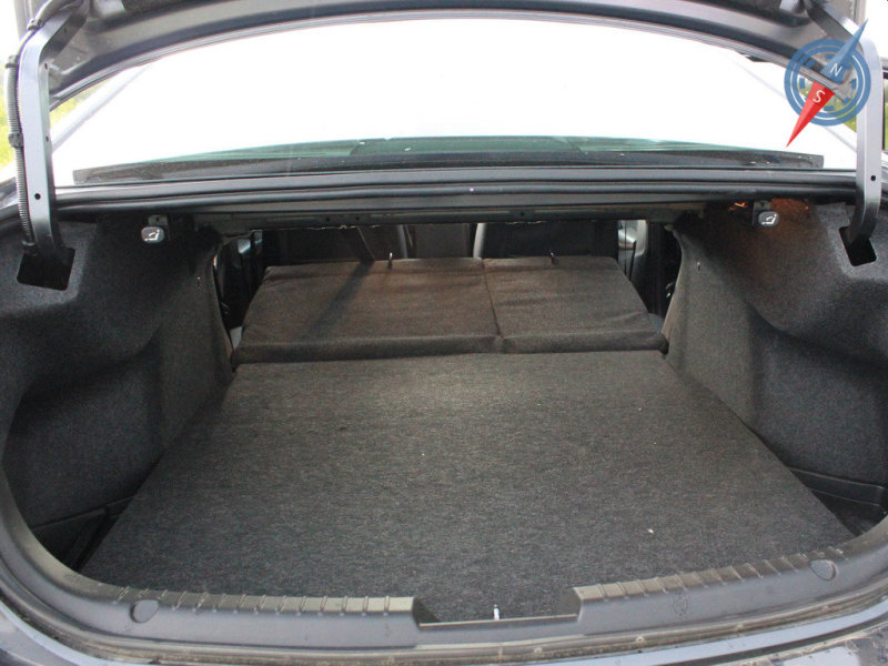 ... а полезный объём могут увеличить складываемые спинки сидений