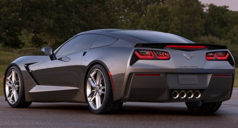 В особом исполнении Stingray Z51 «корму» украшают 4 выхлопных патрубка