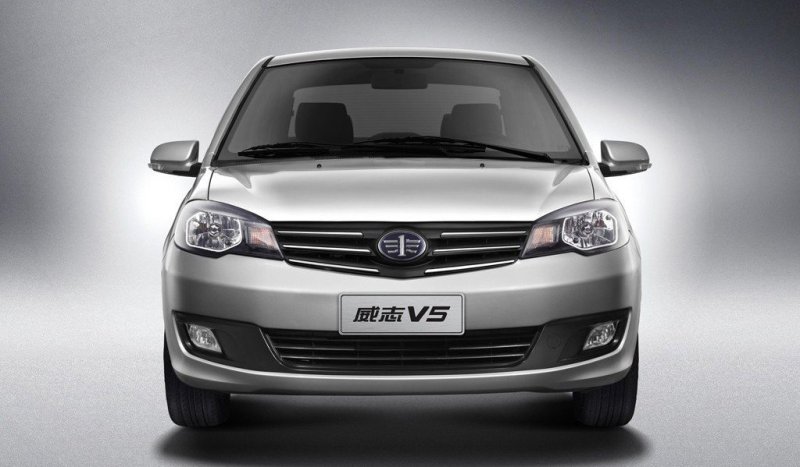 Носовая часть выглядит по-европейски, но с небольшим оттенком Азии