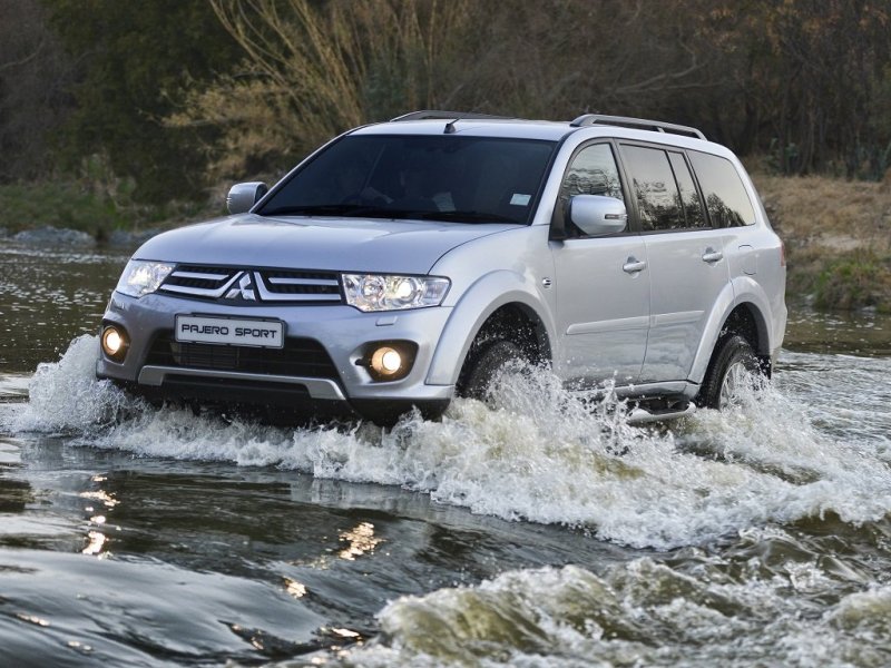 Mitsubishi Pajero Sport 2013