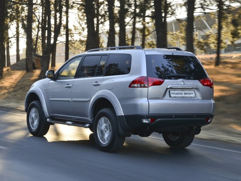 Mitsubishi Pajero Sport 2013