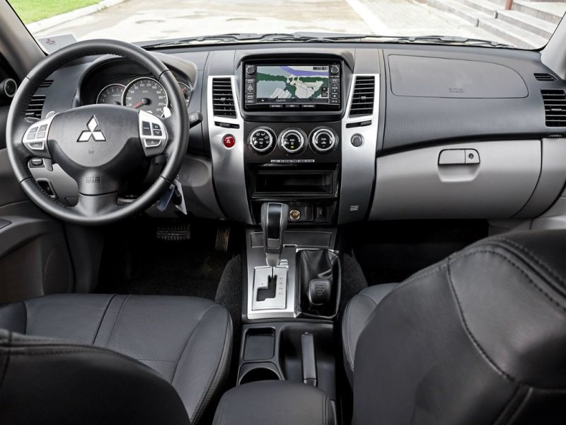 Интерьерное изменение - новый дисплей мультимедийной системы