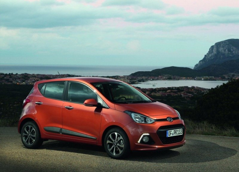 Изящный автомобильчик – разве что линия крыши высоковата