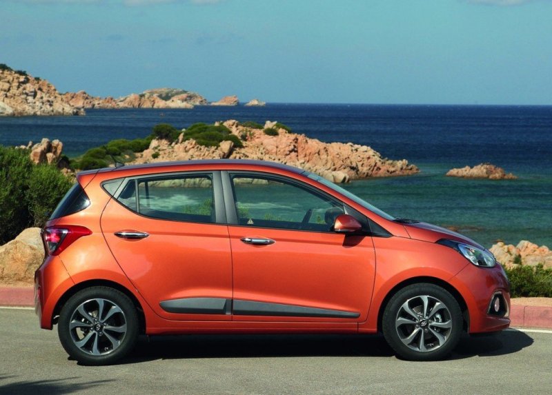 Типичные для размерного класса A пропорции: длинная колесная база, коротенькие свесы