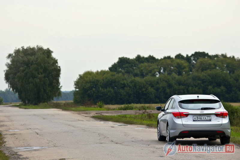 Разбитые дороги Рязанской области с ямами и волнами автомобиль упруго проходил даже на относительно высокой, для такого покрытия, скорости в 80-90 км/ч