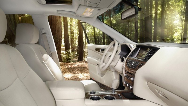 Салон оформлен и отделан в стиле «мобильной гостиной»