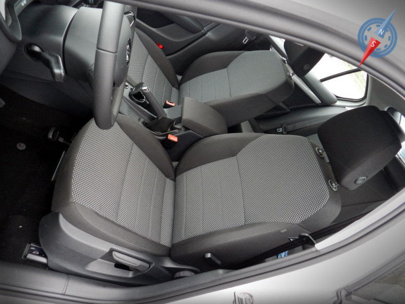 Широкие передние кресла будут удобны для человека любой конституции