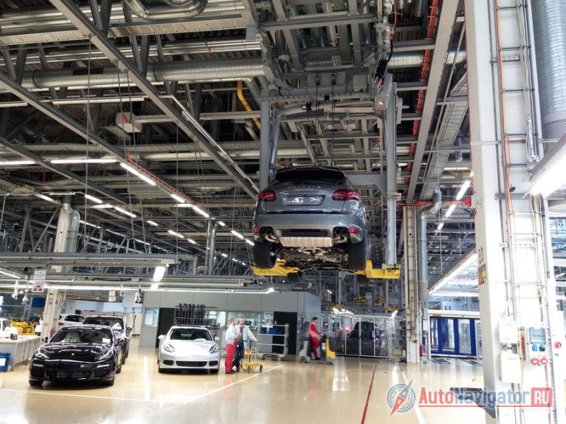 С конвейера Porsche Werk Leipzig ранее сходили только модели Panamera и Cayenne. Теперь к ним добавился новичок - Macan
