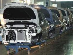 За 11 месяцев 2013 года производство автомобилей в РФ снизилось на 2.3%