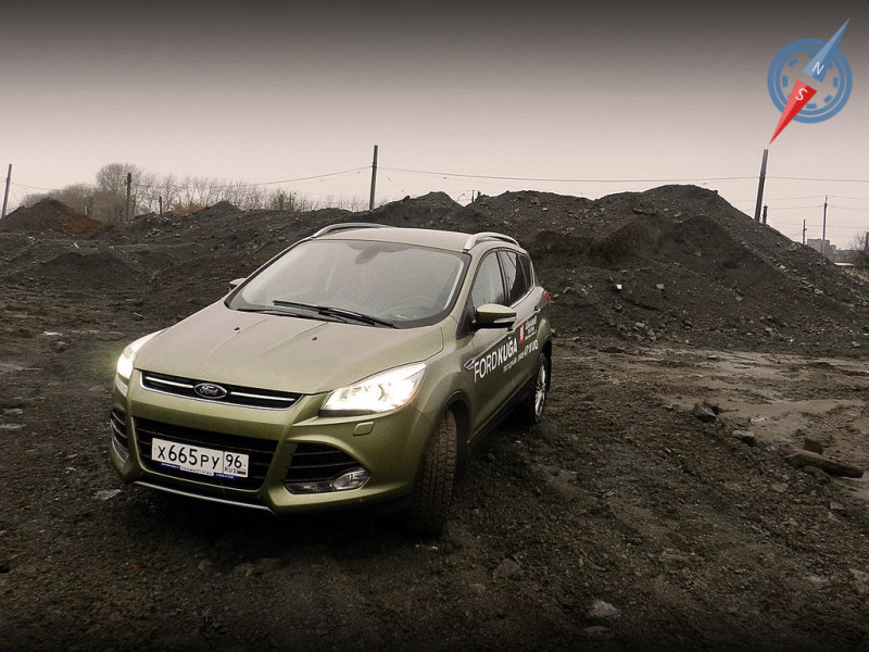 Верхняя полоска решетки радиатора традиционно меньше нижней