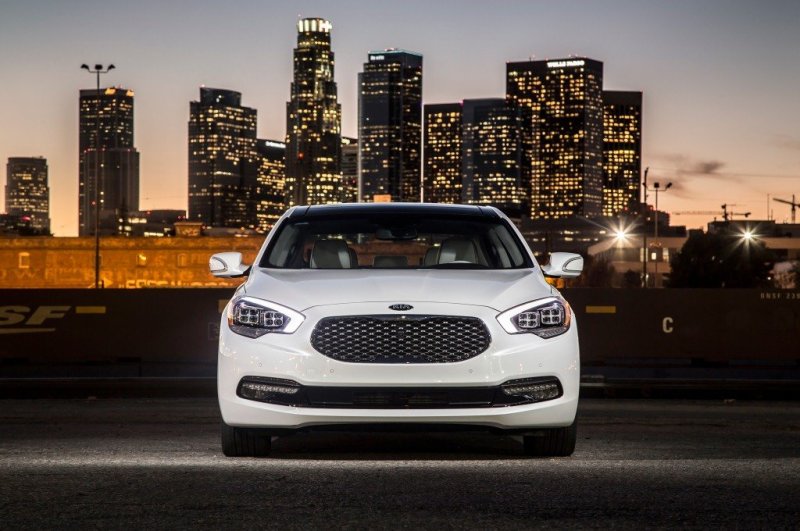 KIA Quoris 2014: Флагман марки