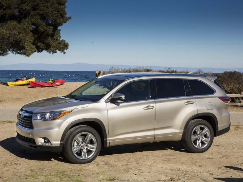 Высокая подоконная линия и симпатичные задние стойки крыши